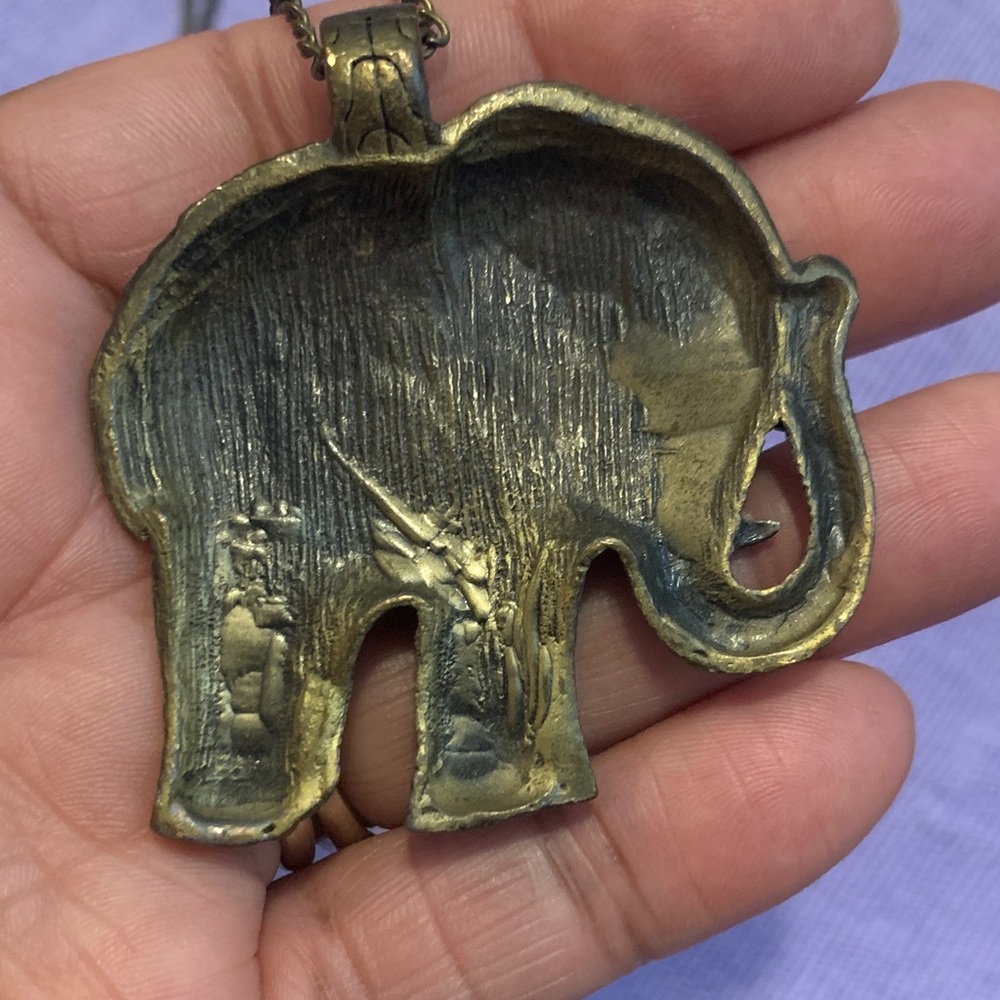 Vintage Brass Elephant Pendant Necklace - Picture 3 of 4